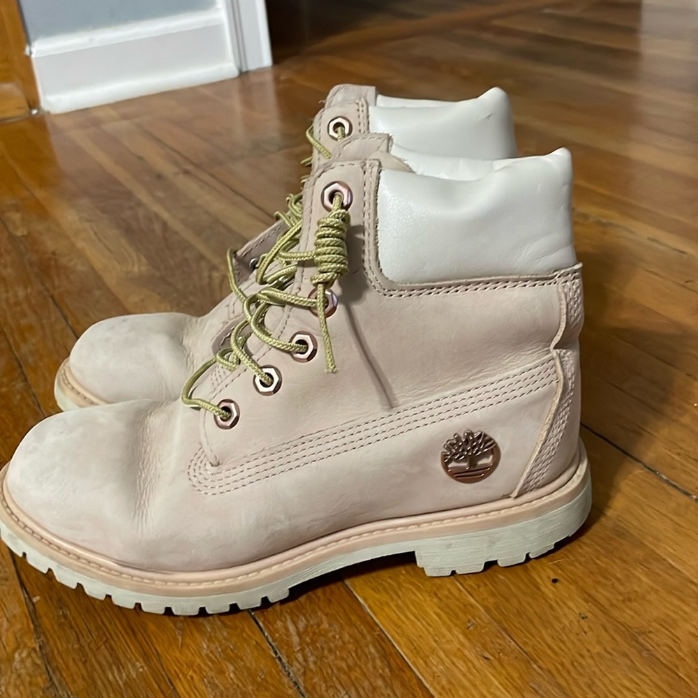 Light pink, size 6, Timberland boots